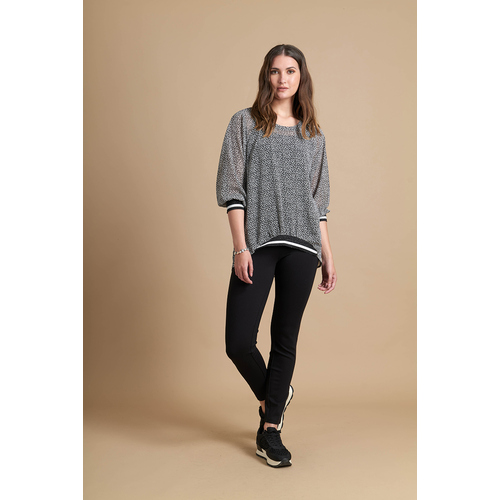 Memo-Contrast Trim Top